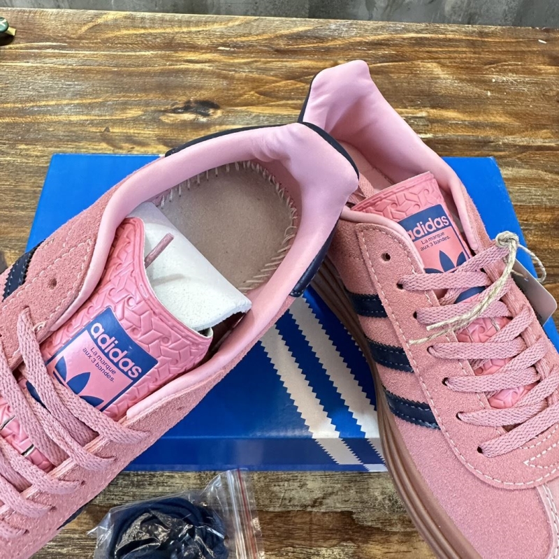 Adidas Sneakers